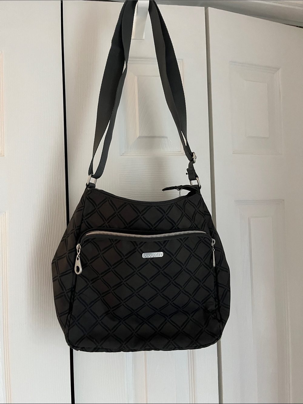 Baggallini Black Crossbody Shoulder Bag